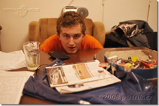 po�adatel FFS p�ed p�lnoc�